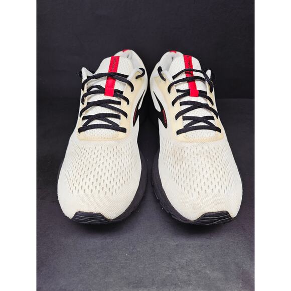 Brooks Men 10 Comfy footwear main image 9